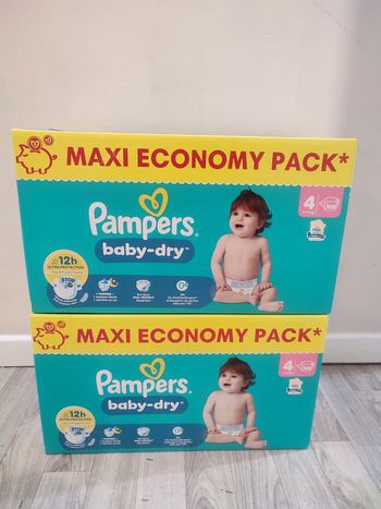 Couche Pampers  taille 4