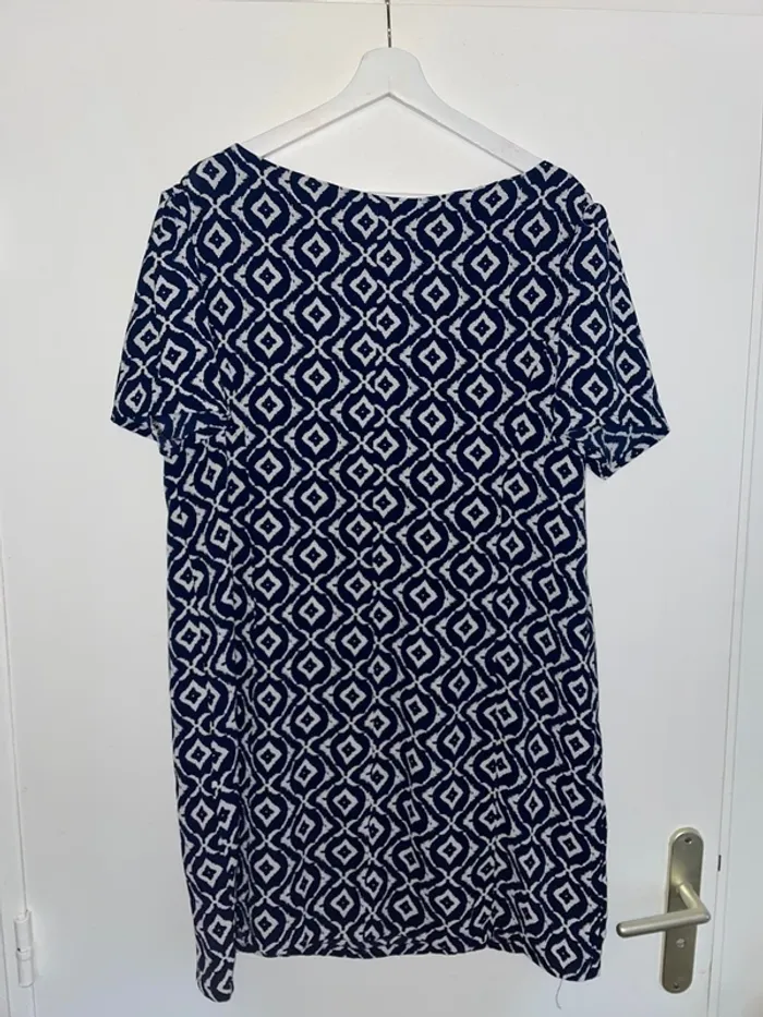 Robe marine et blanche 42-44 - photo numéro 2