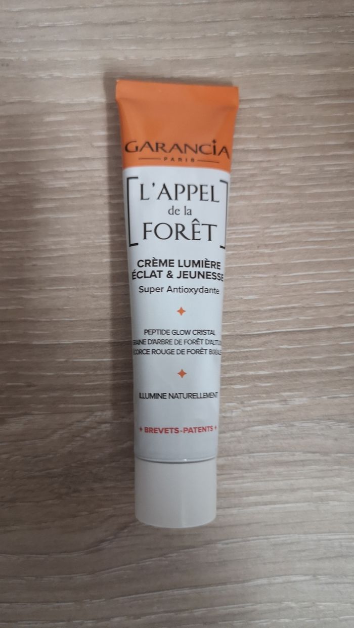 Crème lumière éclat et jeunesse L'appel de la forêt Garancia