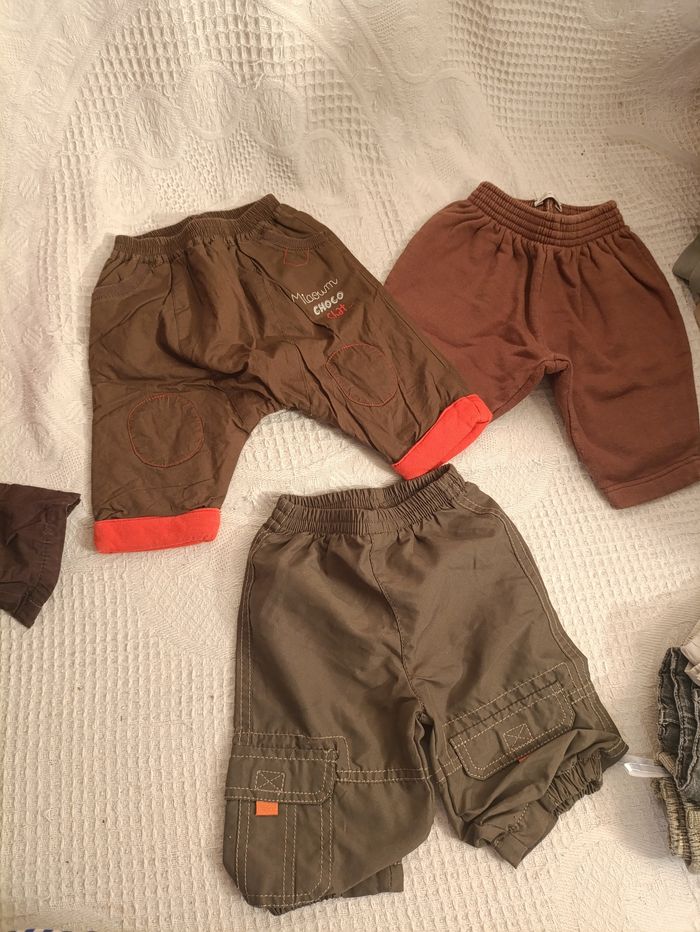 Lot pantalon taille 3 mois