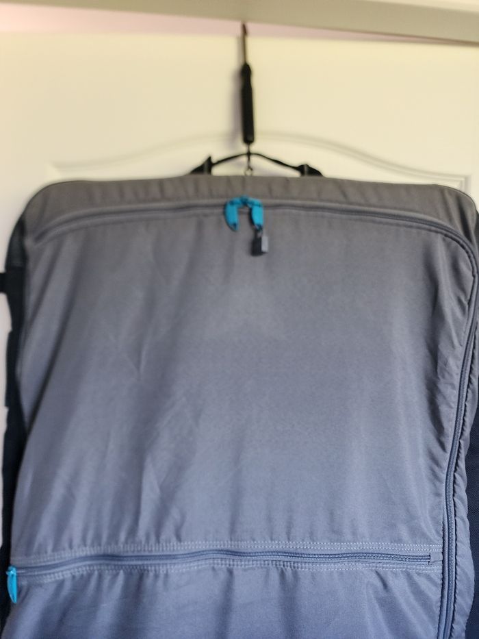 Sac de voyage pour costume.  Delsey - photo numéro 8