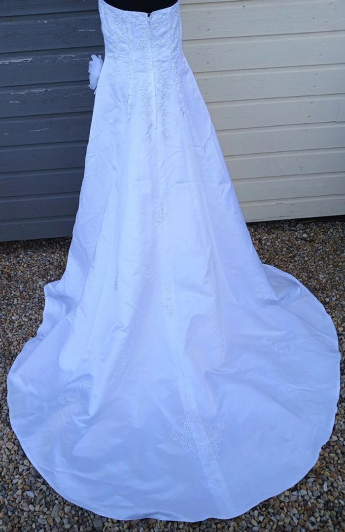 robe de mariée taille 38/40 - photo numéro 3