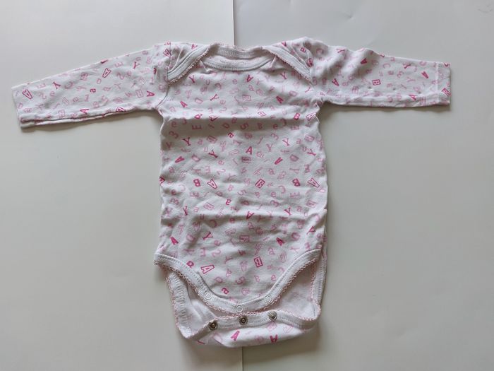 Lot 5 bodies 9 mois - photo numéro 2