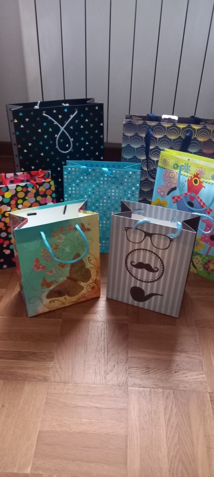 Lot sacs cadeaux