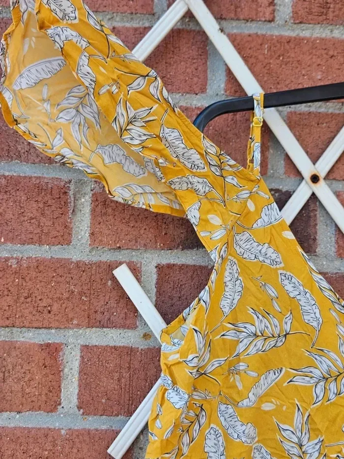 Top jaune motif feuillage Kiabi taille 42 - photo numéro 3
