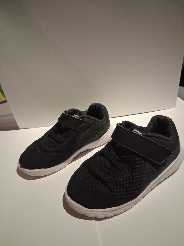 Baskets nike taille 25