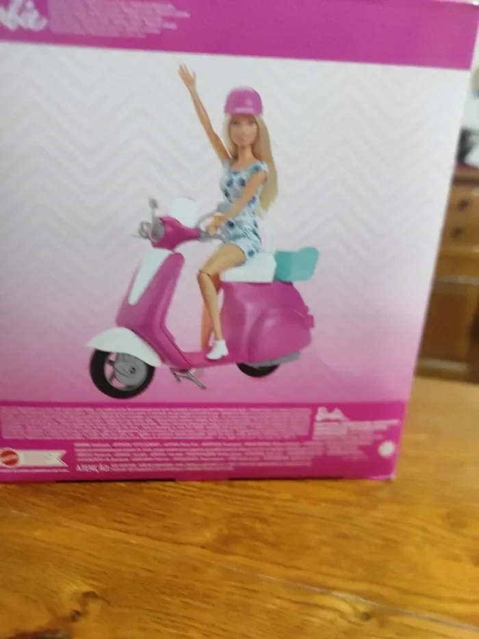 Barbie et son scooter neuf - photo numéro 3