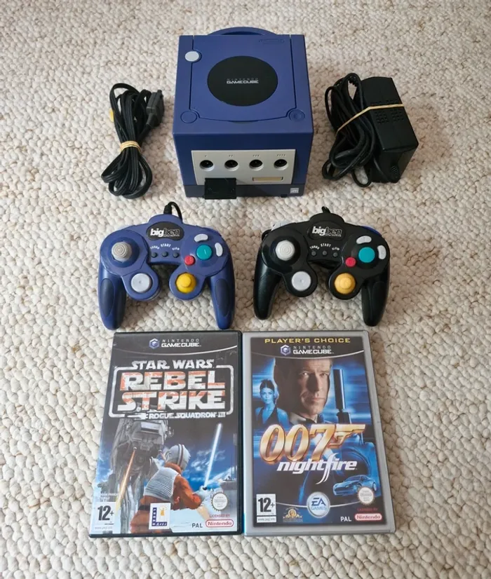 Lot Console Nintendo Gamecube + 2 Manettes + 1 Carte Mémoire & 2 Jeux