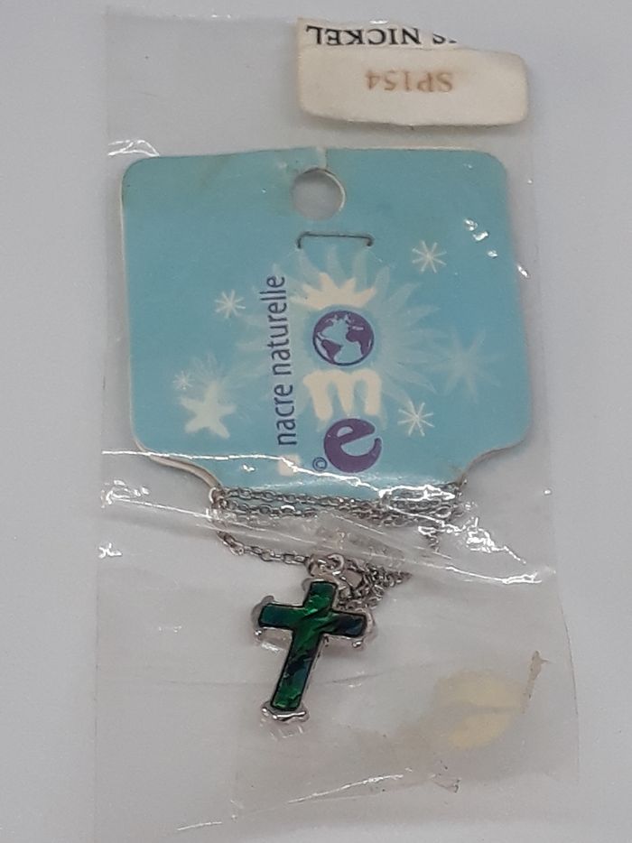 Collier croix - Nacre naturelle - photo numéro 4