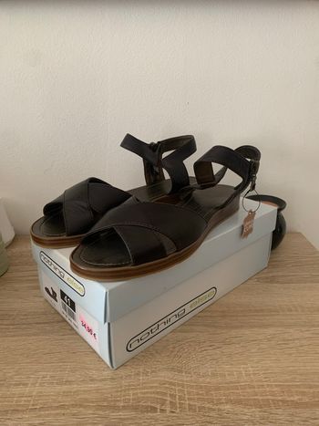 Pieds nu femme en cuire taille 41 