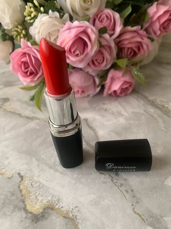 Rouge à lèvres rouge