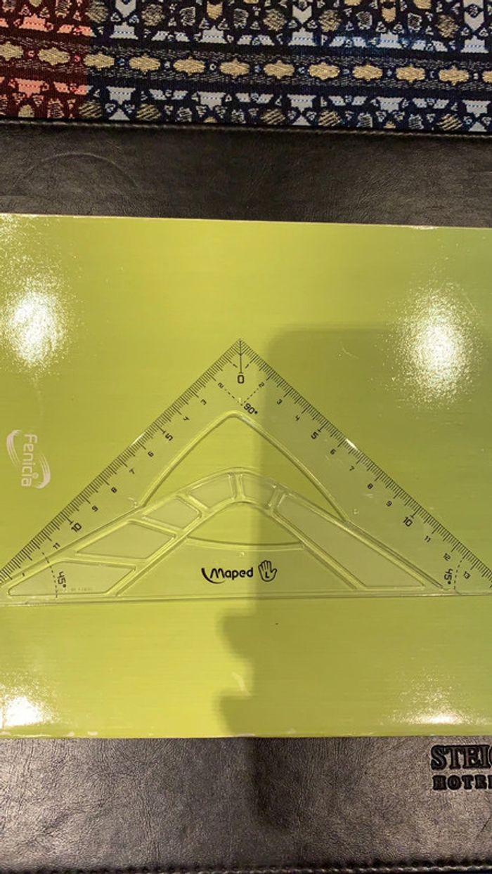 Équerre Maped spéciale gauchers