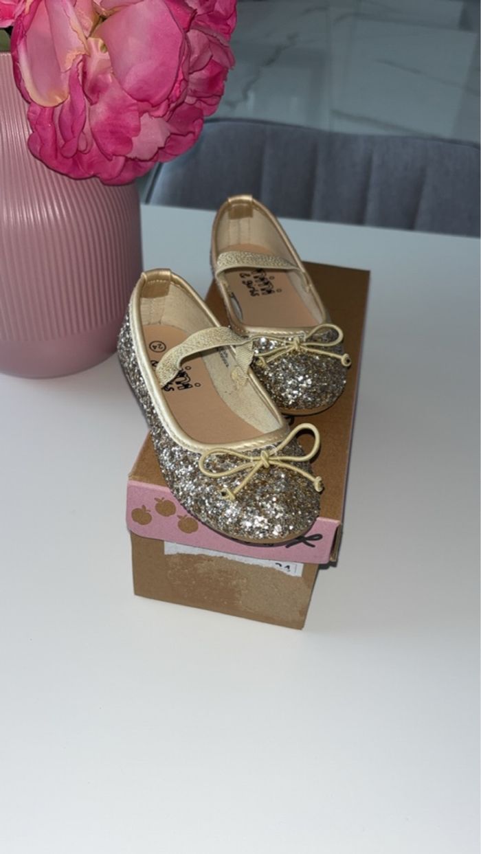 Ballerines paillettes fille • Pointure 24. - photo numéro 2