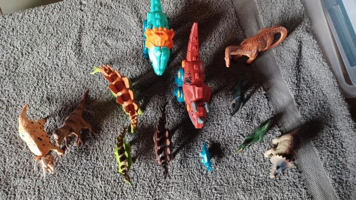 Lot de jouet dinosaure - photo numéro 2