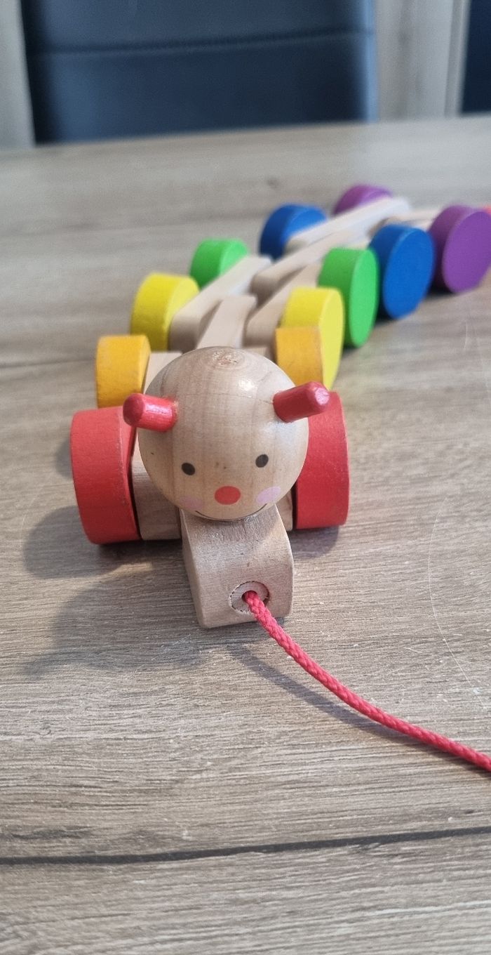 Chenille articulée en bois à tirer - photo numéro 3