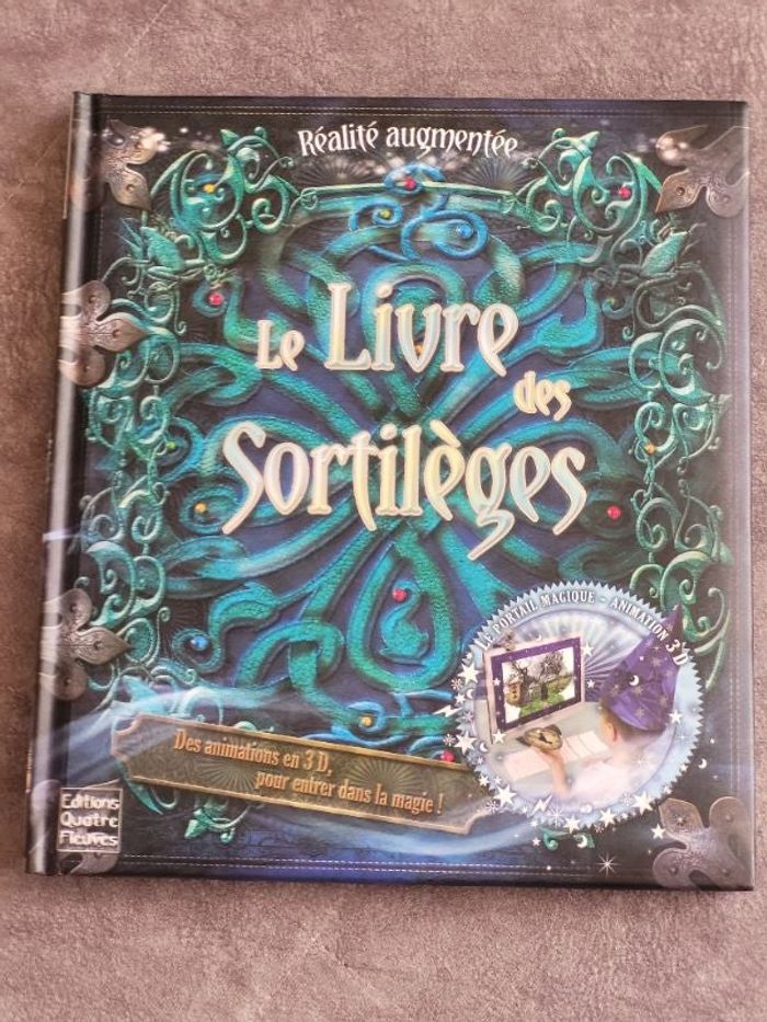 Le Livre des Sortilèges Sabine Minssieux, Jim Pipe, Stuart Martin (Illustrations)