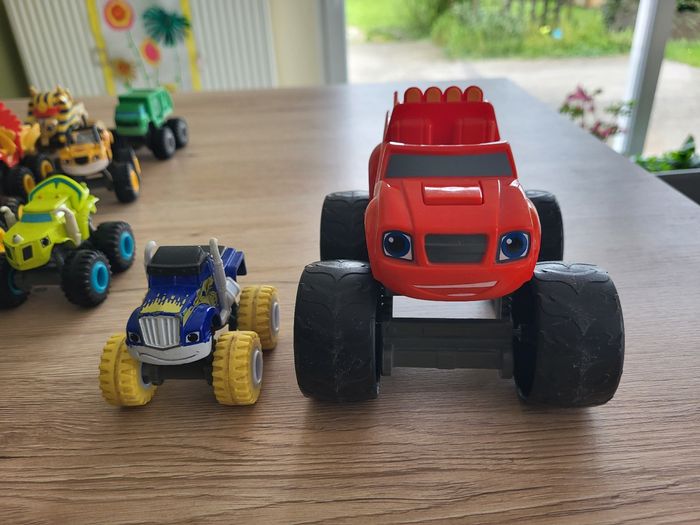 Cascade Blaze et les monsters machines + 14 vehicules - photo numéro 10