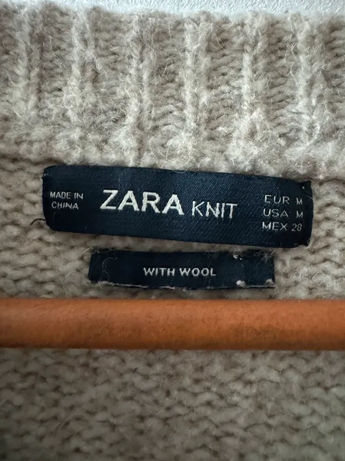 Pull en laine beige Zara - photo numéro 2