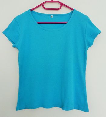 T-shirt bleu côtelé. Taille 46
