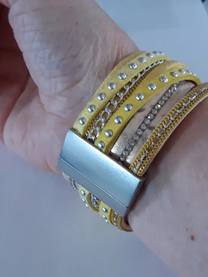 Joli bracelet aimanté multirangs - photo numéro 3