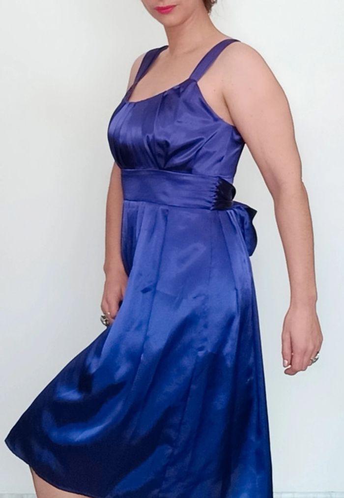 Superbe robe cocktail chic satinée - photo numéro 8