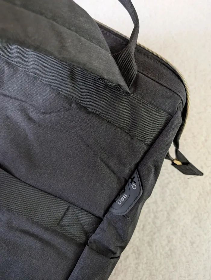 🖤 Sac à dos noir avec pochette pc - photo numéro 7