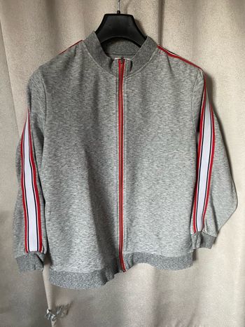 Gilet en parfait état gris bande blanche et rouge L Jules