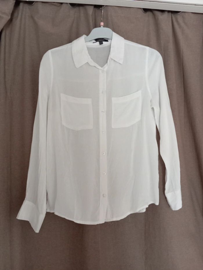 Chemise blanche femme taille XS Jennyfer en très bon état.