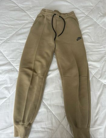 Nike tech kaki