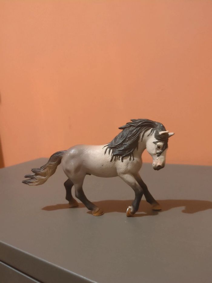 cheval Schleich 13607
