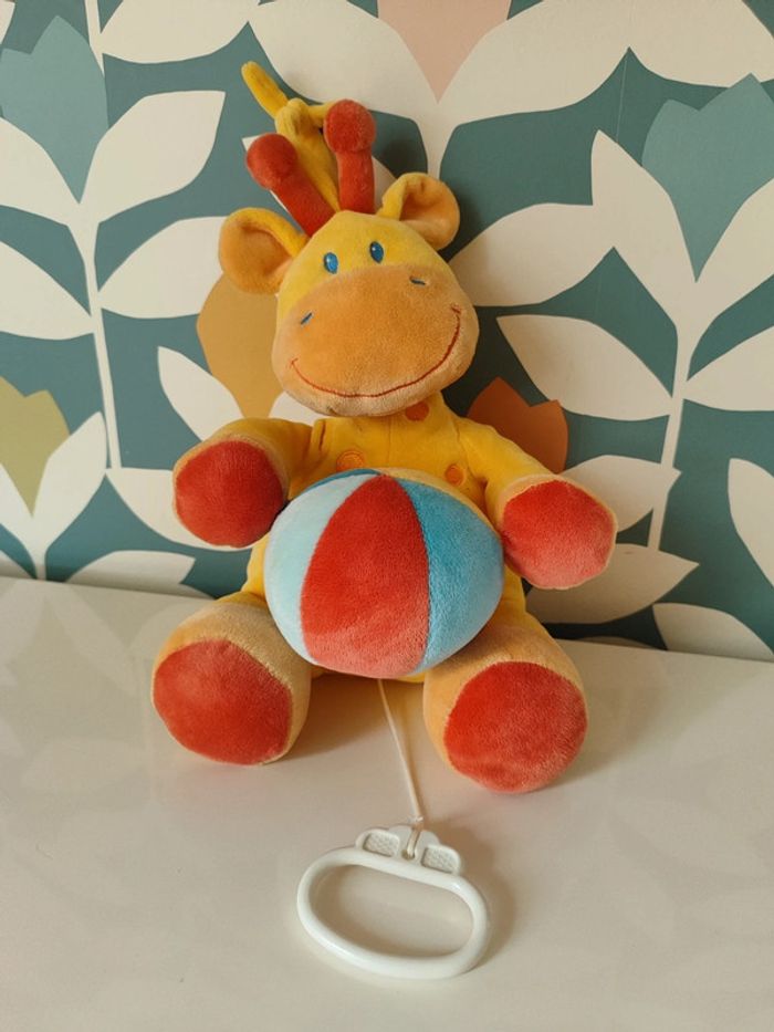 Peluche musicale girafe pommette