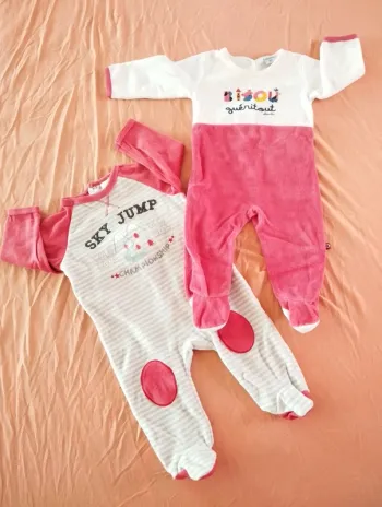* Lot de 2 pyjamas T6M Absorba et Tex