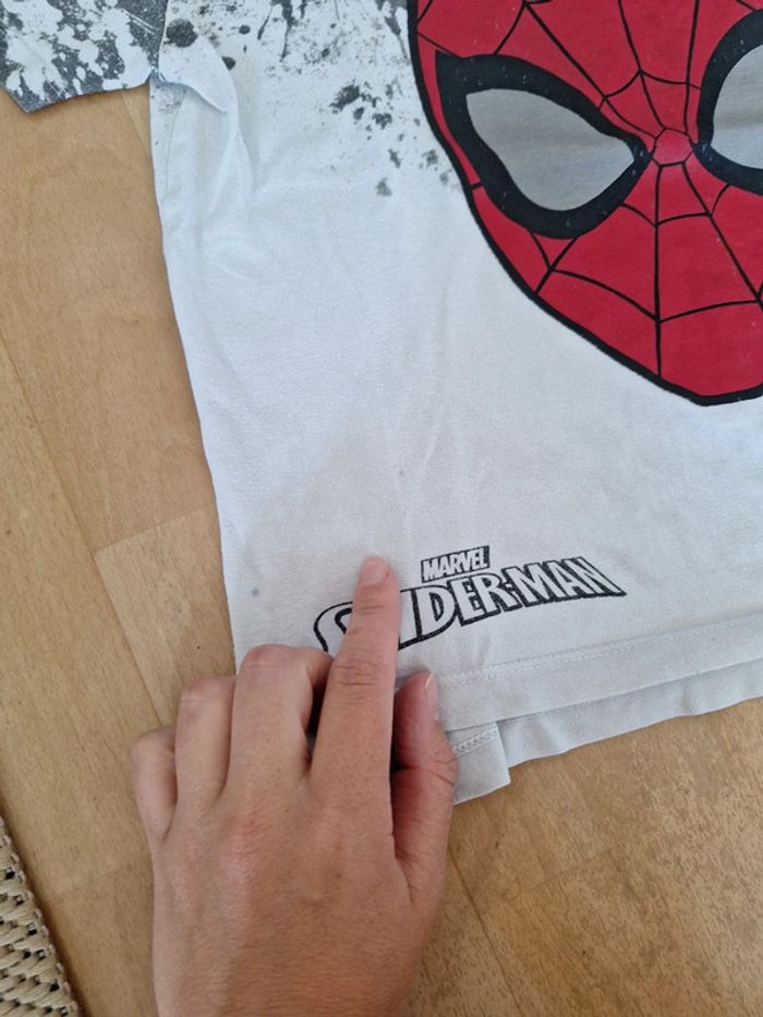 T-shirt taille 7 ans - photo numéro 4