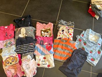Lot vêtement fille 5/6 ans