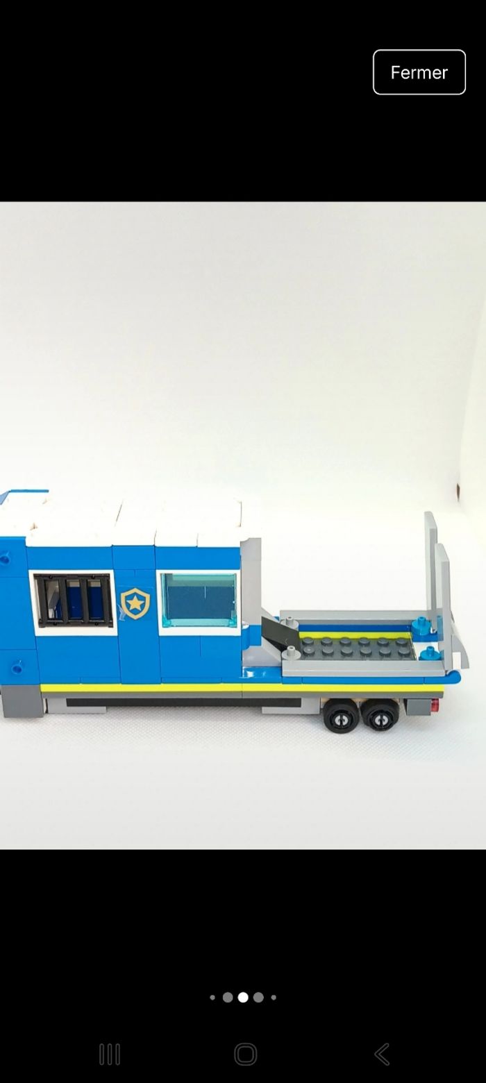 Figurine LEGO City 60315 Le camion de commandement mobile de la police
2 Notice fournie - photo numéro 8
