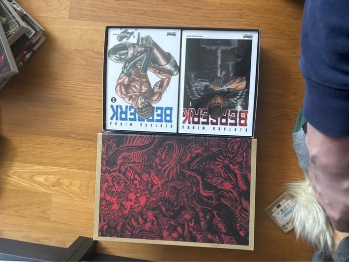 Coffret 6 tomes Berserk collector + tomes 7 et 8 - photo numéro 6