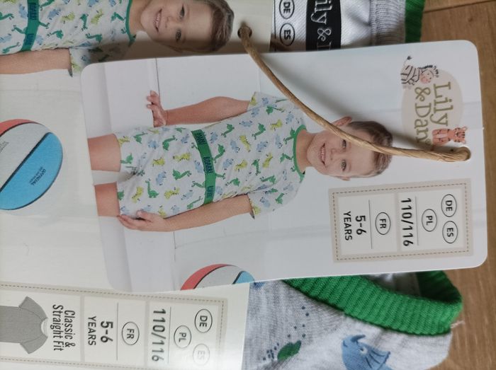 Pyjama neuf 5-6 ans - photo numéro 2