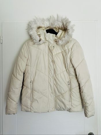 Doudoune beige à capuche