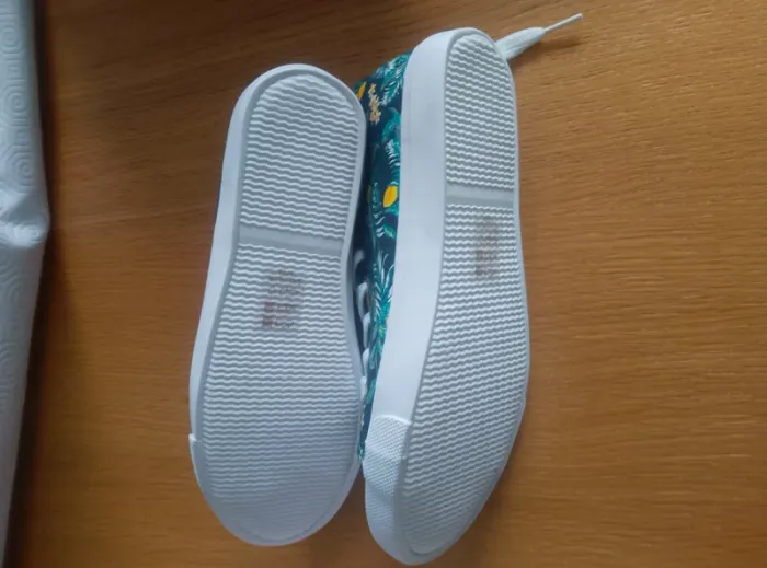 Chaussures Baskets à lacets neuves - Fille 33 - photo numéro 3