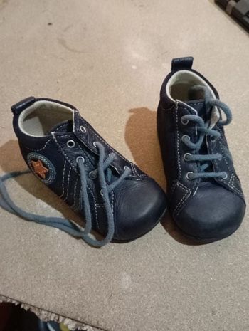 Chaussures de marche taille 19