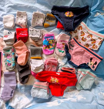Lot chaussettes et culottes