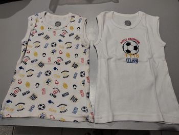 Lot de 2 maillots de corps T.2-3 A