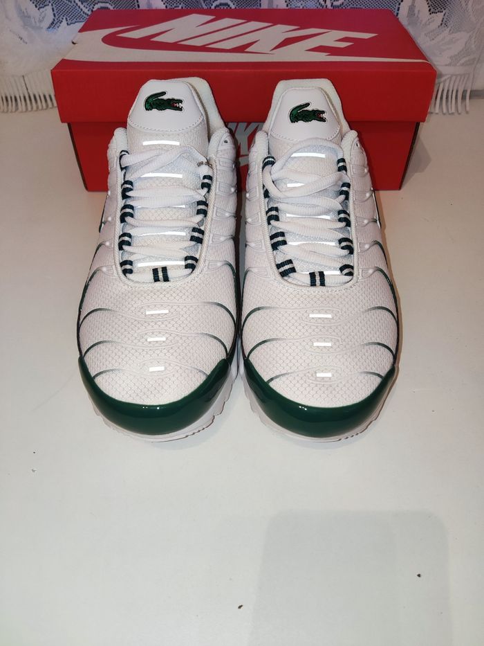 Baskets Nike air max plus TN  Lacoste  taille 44 - photo numéro 3