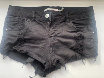 Short noir