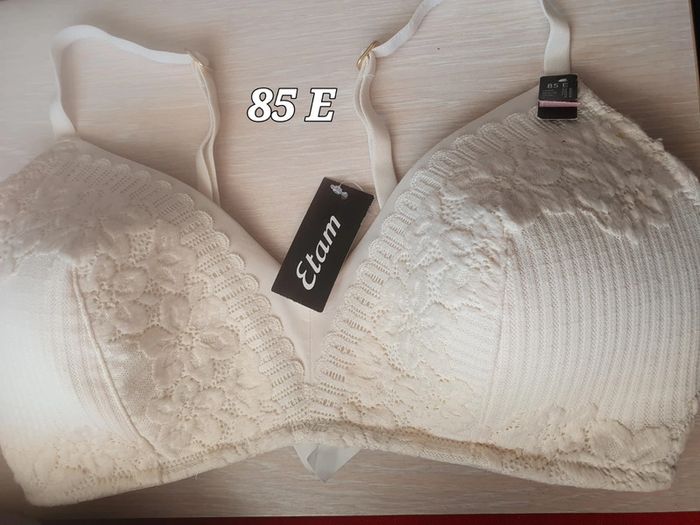 Soutien gorge Etam ecru 85 E