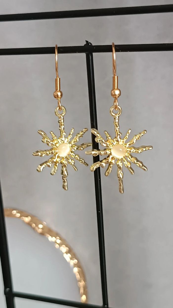 Jolies boucles d'oreilles soleil - photo numéro 2