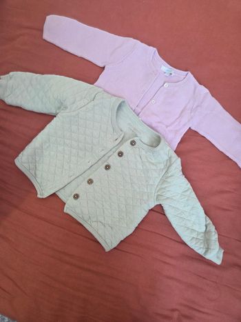 Lots 2 gilets 12 mois