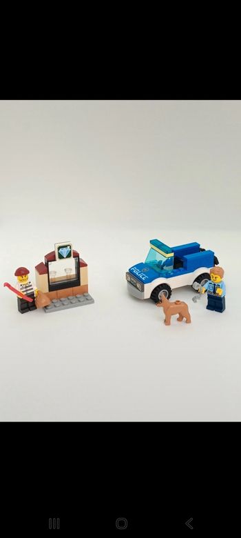 Figurine LEGO city 60241 L’unité cynophile de la Police
Complet