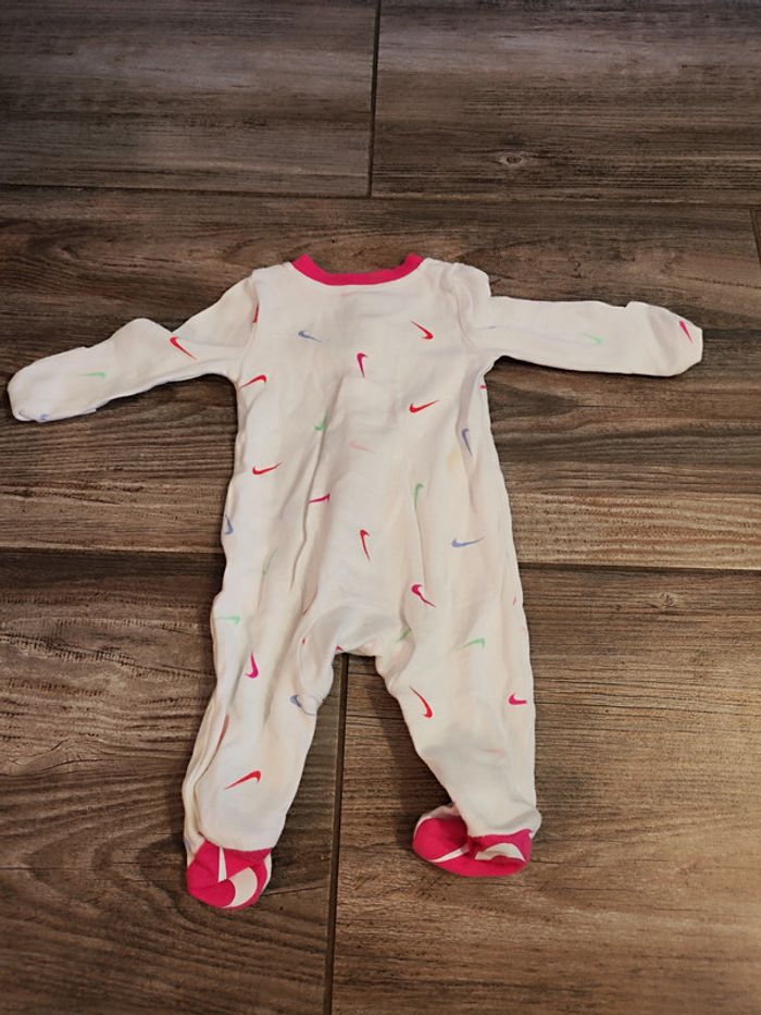 Pyjama blanc rose Nike Taille 50-56 cm - photo numéro 3