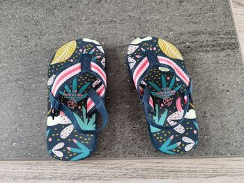 Tong taille 23